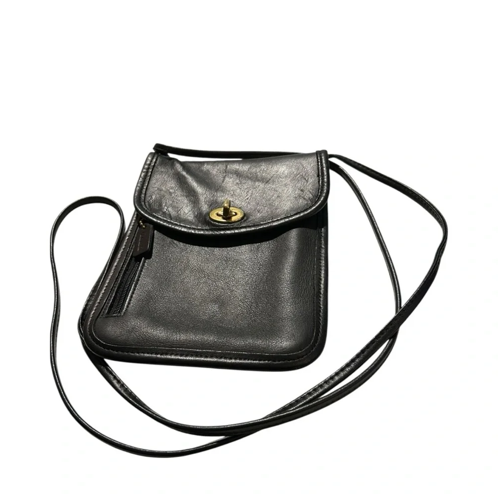 Vintage Coach Tourist Pouch Passport Hipster Crossbody #6908 – Black Leather